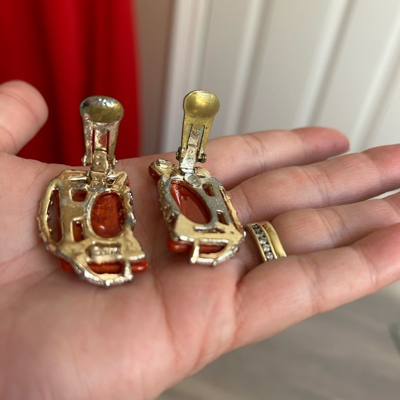 4/$50 vintage 1950 ART Elegant Gold and Red Women's Earrings 😌 - Picture 6 of 6